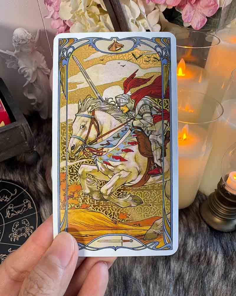 Ý nghĩa lá bài Knight Of Swords ở trạng thái xuôi
